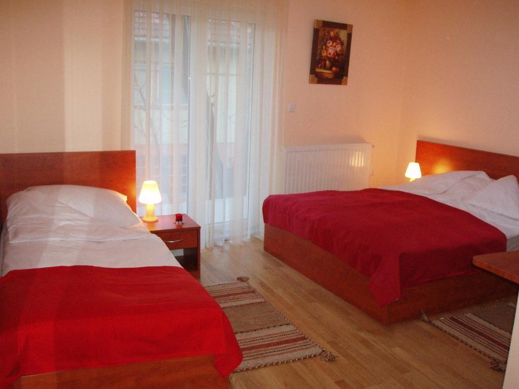 Hotel Jezero Сараево Стая снимка