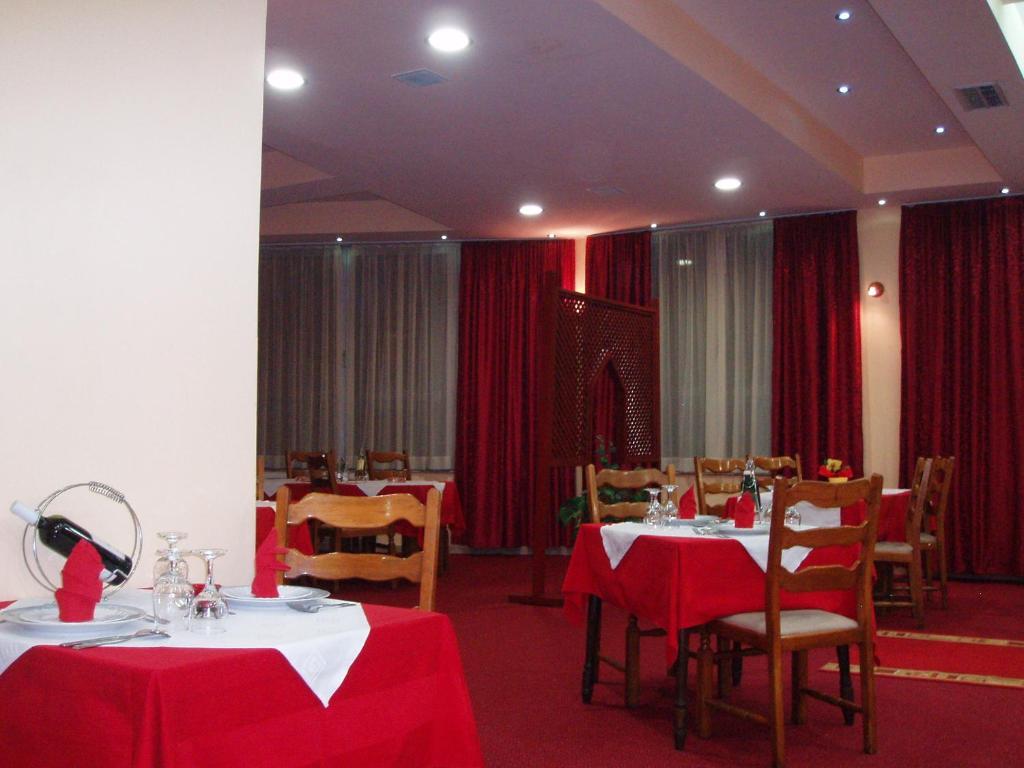 Hotel Jezero Сараево Екстериор снимка